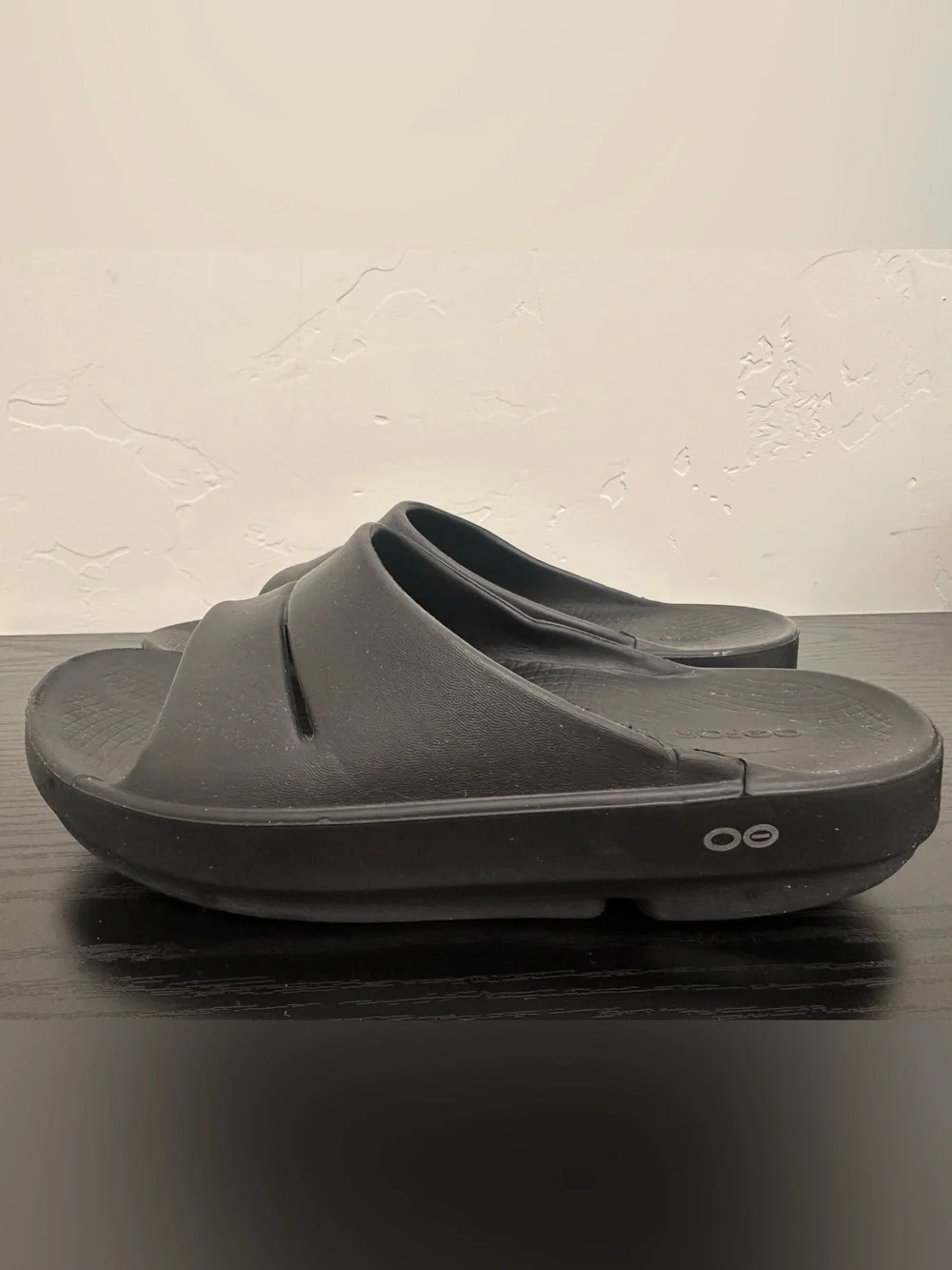 Oofos OOahh Men’s Recovery Slide - Black